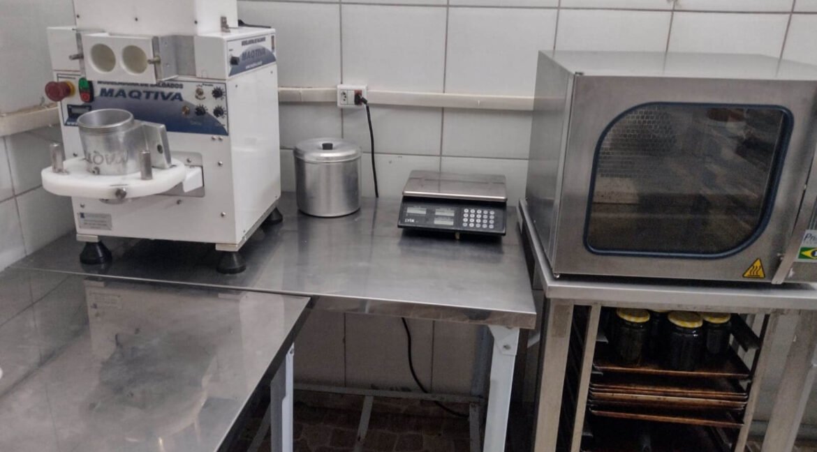 Passo ponto preparado para setor gastronômico - Chácara Santo Antônio 010