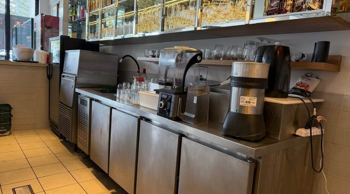 Ponto para Bar - Restaurante - Pizzaria - ESQUINA - Itaim Bibi 010
