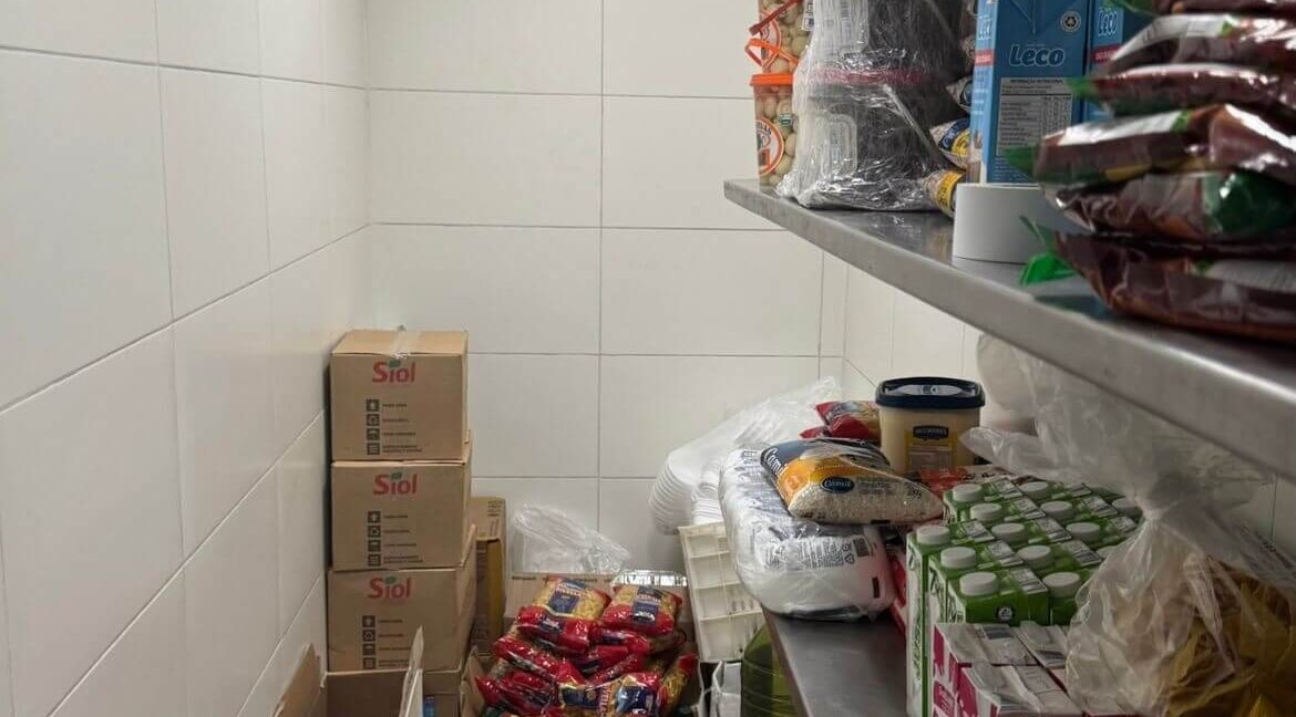 Passo o Ponto de Restaurante por quilo na Vila Mascote 009