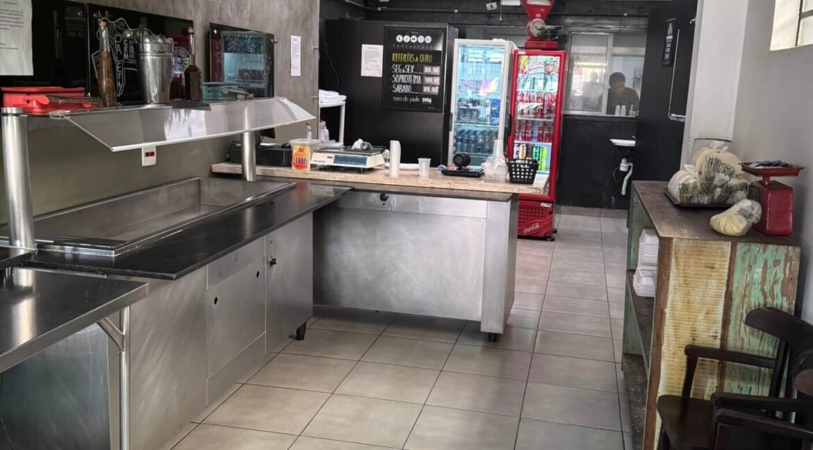 Passo o Ponto de Restaurante por quilo na Vila Mascote 011