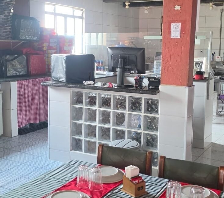 Pizzaria na Zona Leste Operação de salão e Delivery 005